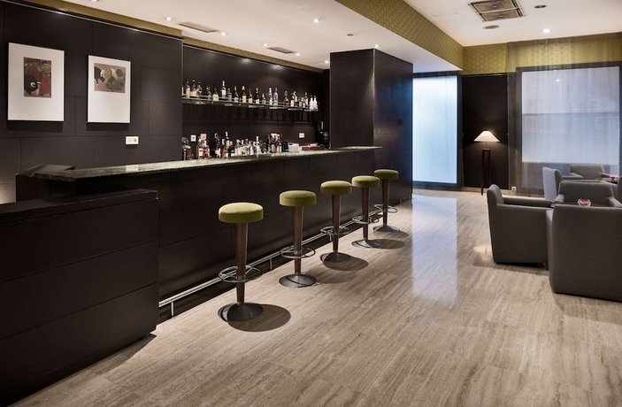 Imagen del bar/restaurante del Hotel Ciudad de Valladolid. Foto 7