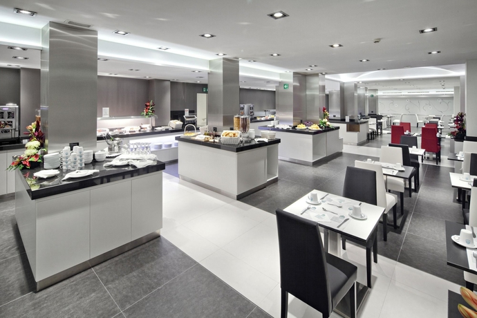 Imagen del bar/restaurante del Hotel Ciutadella Barcelona. Foto 3