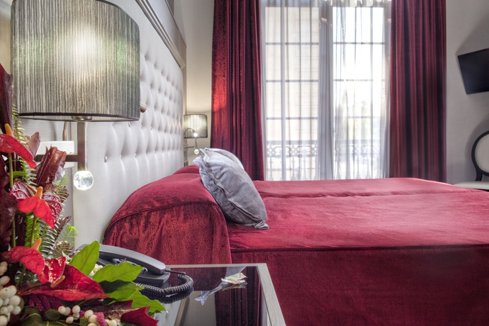Imagen de la habitación del Hotel Ciutadella Barcelona. Foto 4