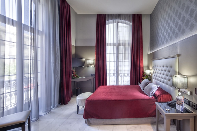 Imagen de la habitación del Hotel Ciutadella Barcelona. Foto 11