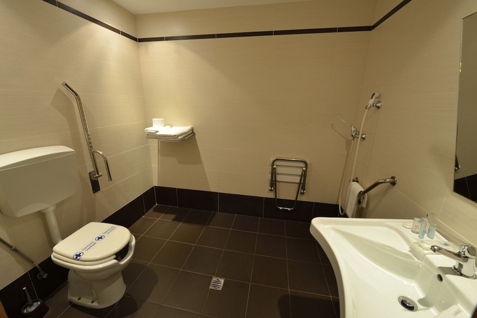 Imagen de la habitación del Hotel Ciutat D' Amposta. Foto 16