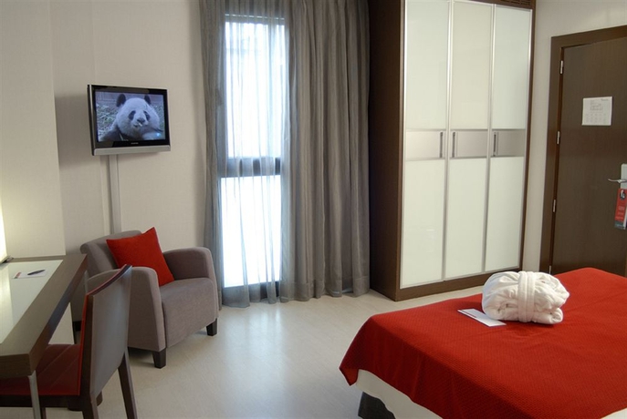 Imagen de la habitación del Hotel Ciutat De Girona. Foto 4