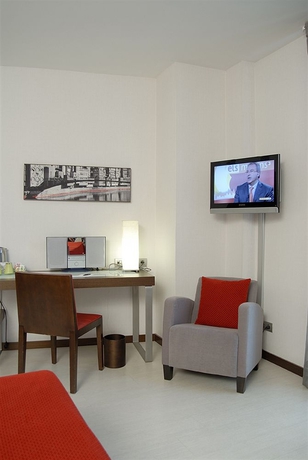 Imagen de la habitación del Hotel Ciutat De Girona. Foto 5