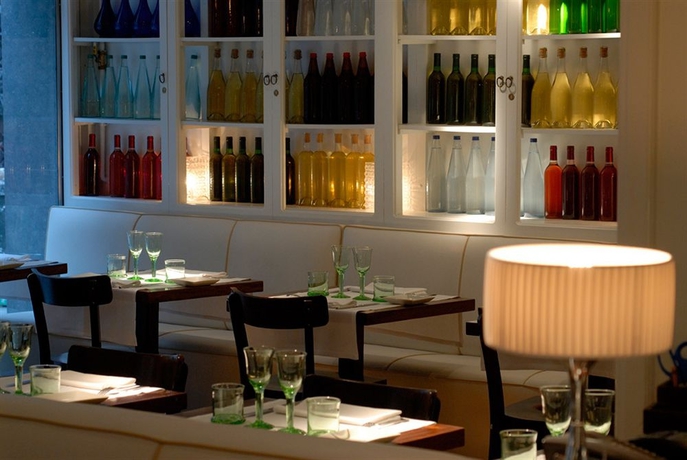 Imagen del bar/restaurante del Hotel Ciutat De Girona. Foto 2