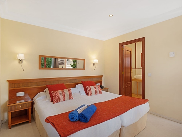 Imagen de la habitación del Hotel Ciutat Jardi. Foto 7