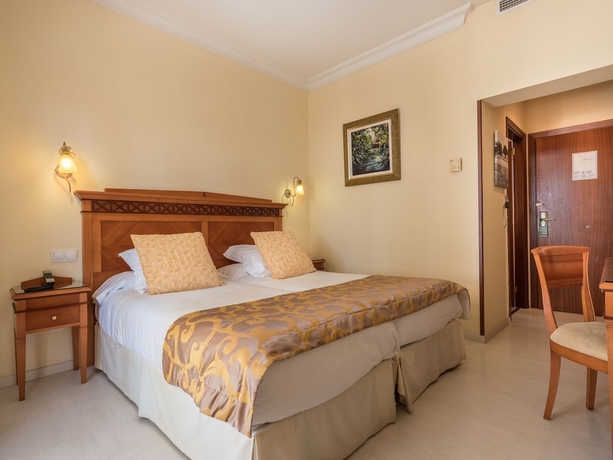 Imagen de la habitación del Hotel Ciutat Jardi. Foto 8