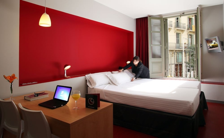 Imagen de la habitación del Hotel Ciutat Vella. Foto 3