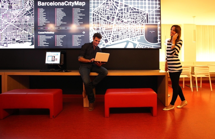 Imagen de los interiores del Hotel Ciutat Vella. Foto 19