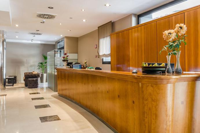 Imagen de los interiores del Hotel Civera. Foto 15