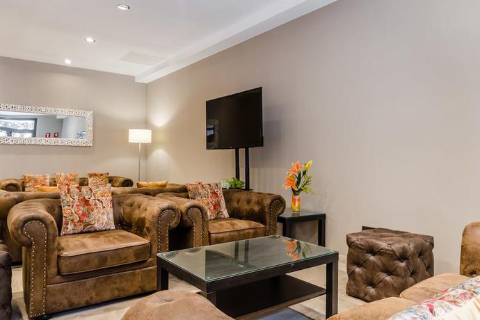 Imagen de los interiores del Hotel Civera. Foto 16