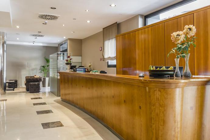 Imagen de los interiores del Hotel Civera. Foto 18