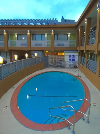 Imagen de la piscina del Hotel Civic Center Motor Inn. Foto 10