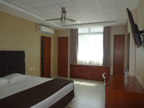 Imagen de la habitación del Hotel Civic Express. Foto 14