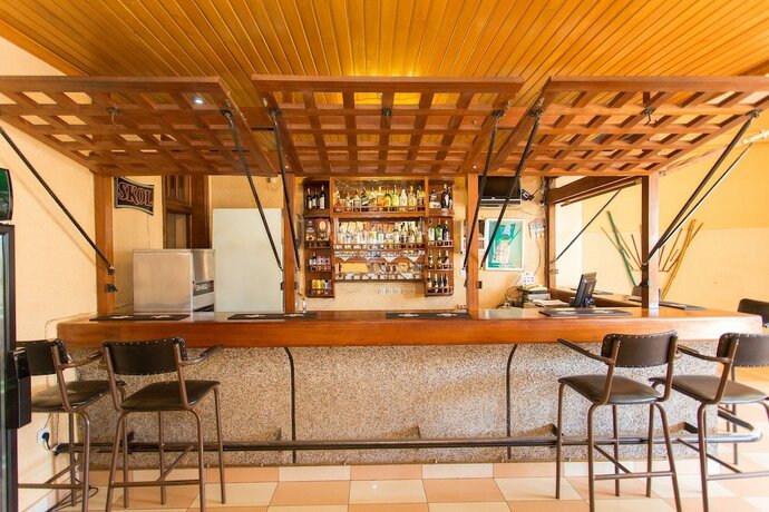 Imagen del bar/restaurante del Hotel Civitas. Foto 14