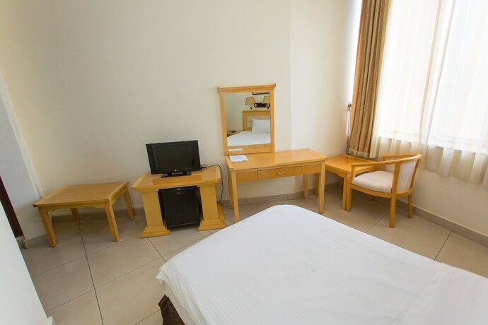 Imagen de la habitación del Hotel Civitas. Foto 20