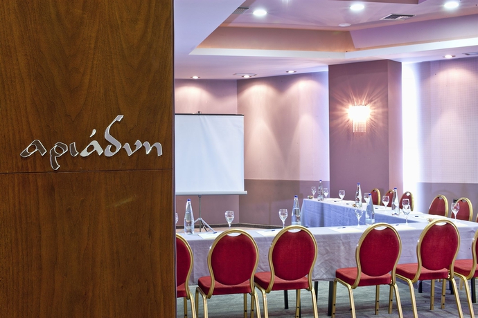 Imagen de los interiores del Hotel Civitel Akali. Foto 15