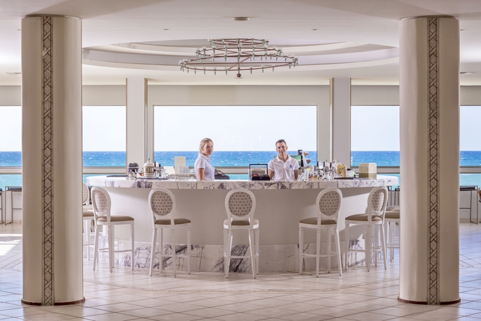Imagen de los interiores del Hotel Civitel Creta Beach. Foto 15