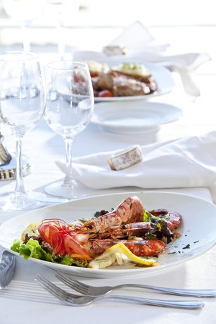 Imagen del bar/restaurante del Hotel Civitel Creta Beach. Foto 3