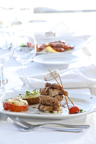 Imagen del bar/restaurante del Hotel Civitel Creta Beach. Foto 4