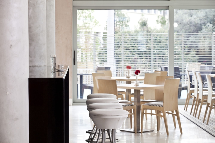 Imagen del bar/restaurante del Hotel Civitel Olympic. Foto 4