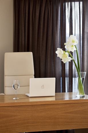 Imagen de la habitación del Hotel Civitel Olympic. Foto 9