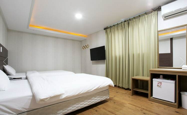 Imagen de la habitación del Hotel Cj. Foto 16