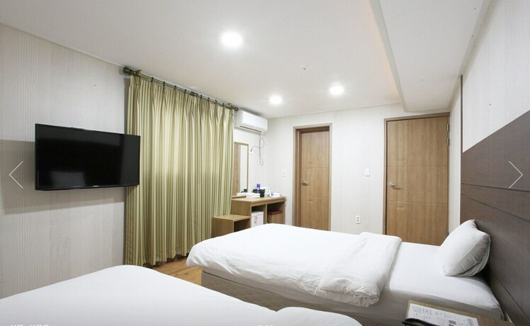 Imagen de la habitación del Hotel Cj. Foto 19
