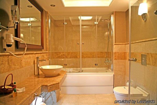 Imagen de la habitación del Hotel Ck Farabi. Foto 6