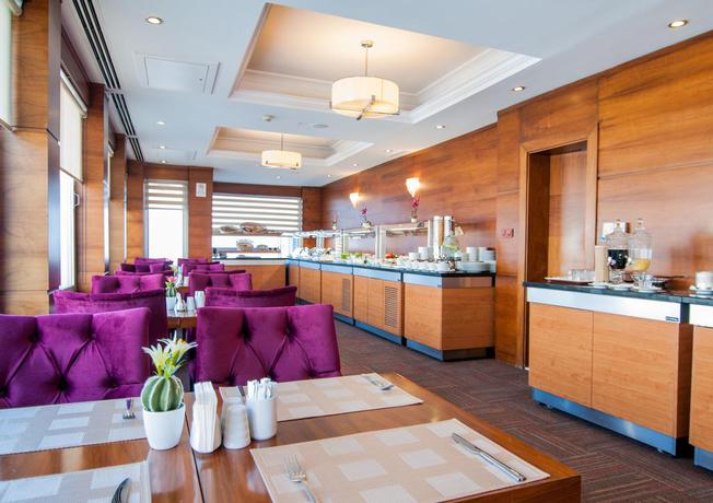 Imagen del bar/restaurante del Hotel Ck Farabi. Foto 3