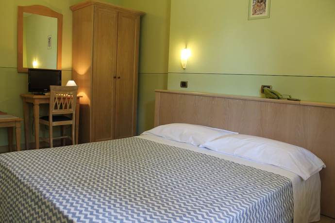 Imagen de la habitación del Hotel Cladan. Foto 8