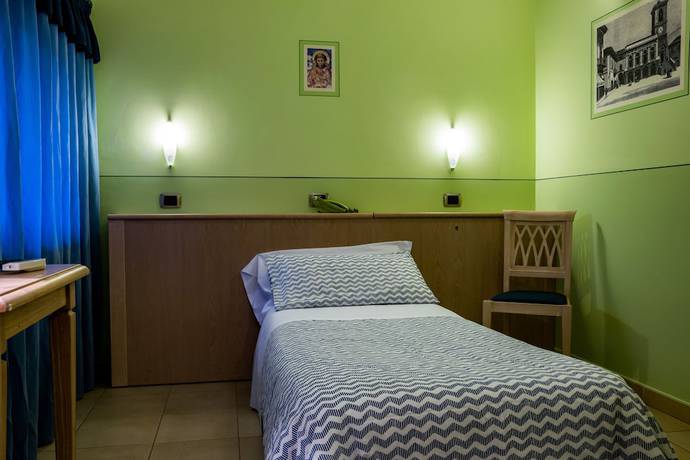 Imagen de la habitación del Hotel Cladan. Foto 12