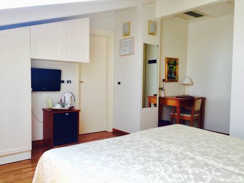 Imagen de la habitación del Hotel Claila. Foto 10