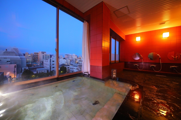 Imagen de la piscina del Hotel Claire Higasa. Foto 19