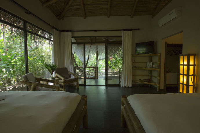 Imagen de la piscina del Hotel Clandestino Beach. Foto 15