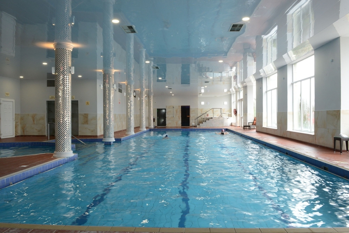 Imagen de la piscina del Hotel Clanree and Leisure Centre. Foto 13