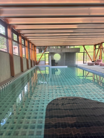 Imagen de la piscina del Hotel Clara Arte Resort. Foto 15