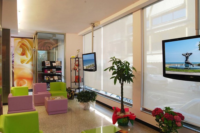Imagen de los interiores del Hotel Clara, Tortoreto Lido. Foto 19