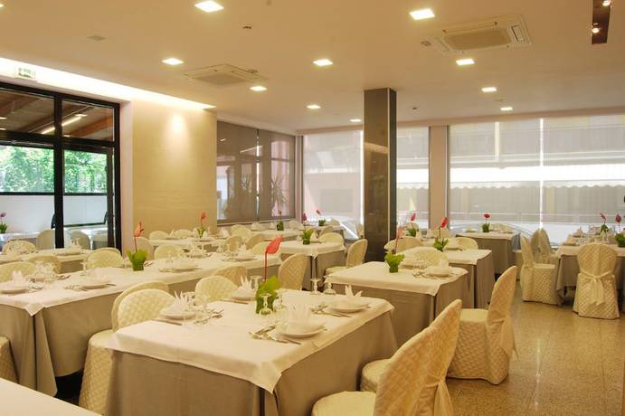 Imagen del bar/restaurante del Hotel Clara, Tortoreto Lido. Foto 9