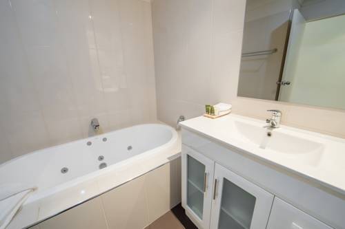 Imagen de la habitación del Hotel Clare Country Club. Foto 1