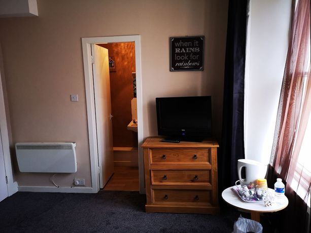 Imagen de la habitación del Hotel Claredon. Foto 2