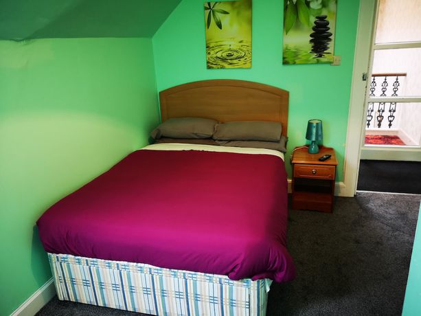 Imagen de la habitación del Hotel Claredon. Foto 9