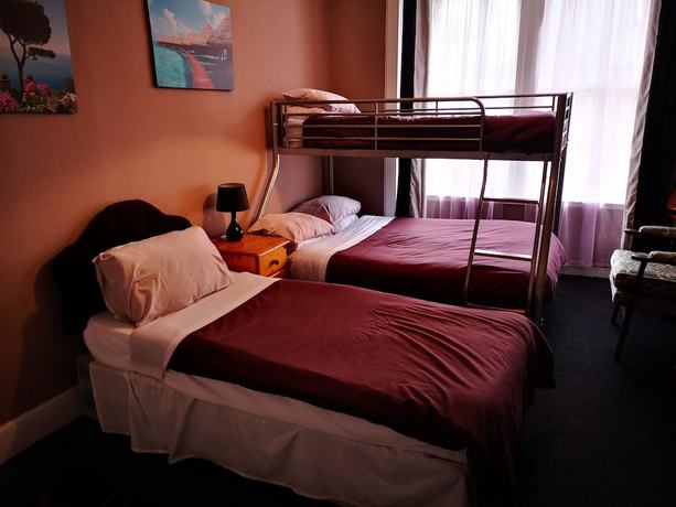 Imagen de la habitación del Hotel Claredon. Foto 12