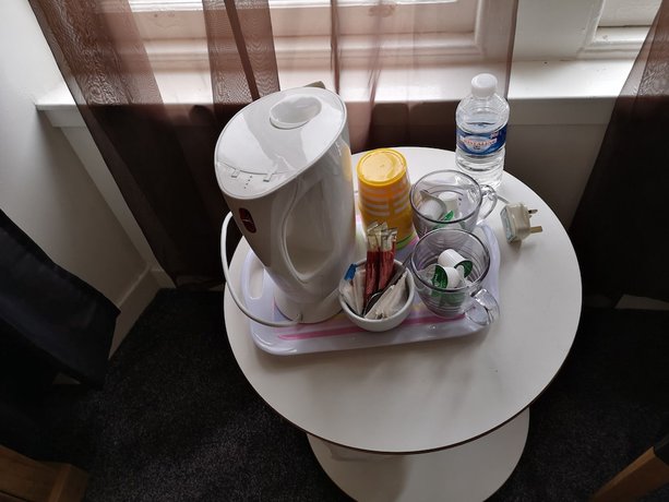 Imagen de la habitación del Hotel Claredon. Foto 18