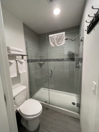 Imagen de la habitación del Hotel Claremont Lodge. Foto 13
