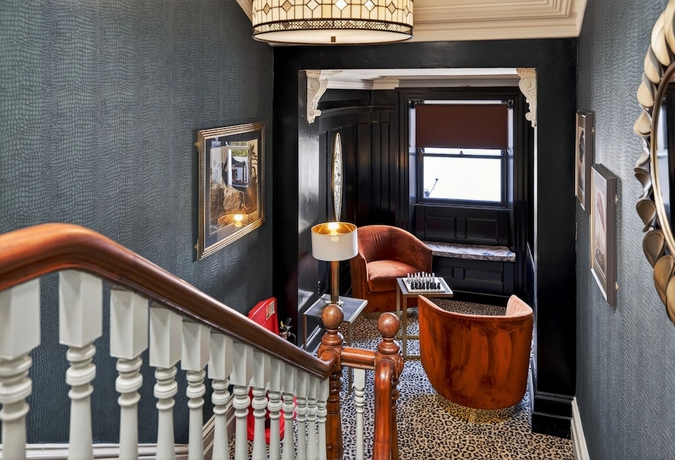 Imagen de los interiores del Hotel Clarence House. Foto 14