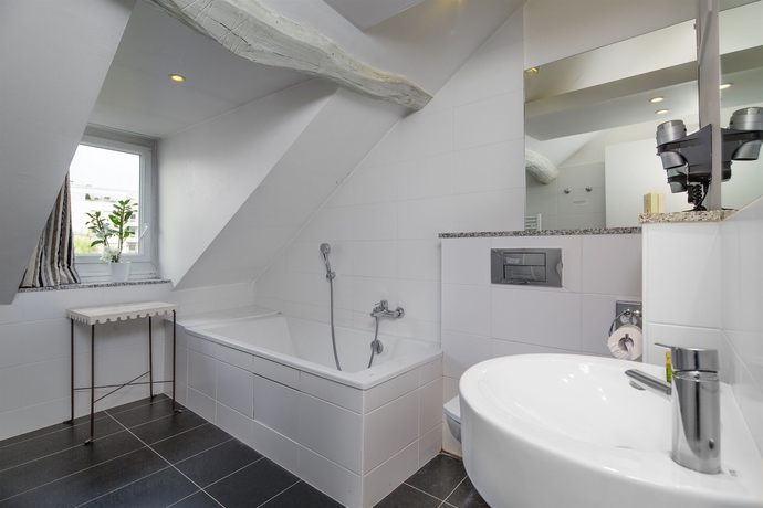 Imagen de la habitación del Hotel Claret. Foto 9