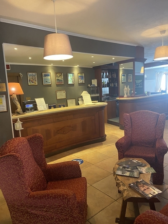 Imagen de los interiores del Hotel Clari. Foto 13