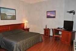 Imagen de la habitación del Hotel Clari. Foto 2