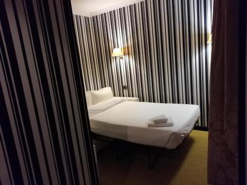 Imagen de la habitación del Hotel Clar&iacute;n, Oviedo. Foto 6