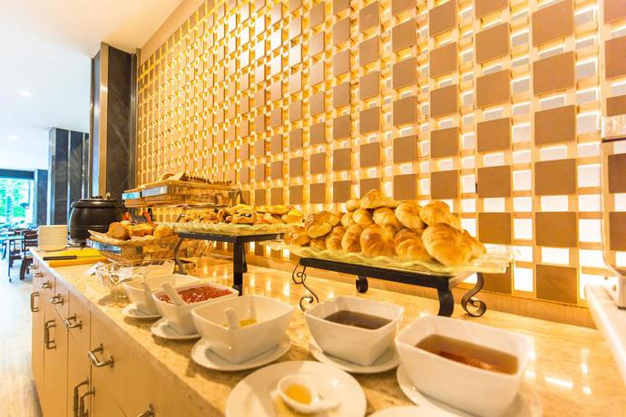 Imagen general del Hotel Clarian Hotel Beach Patong. Foto 8